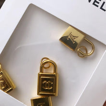 Load image into Gallery viewer, Mini LV Necklace